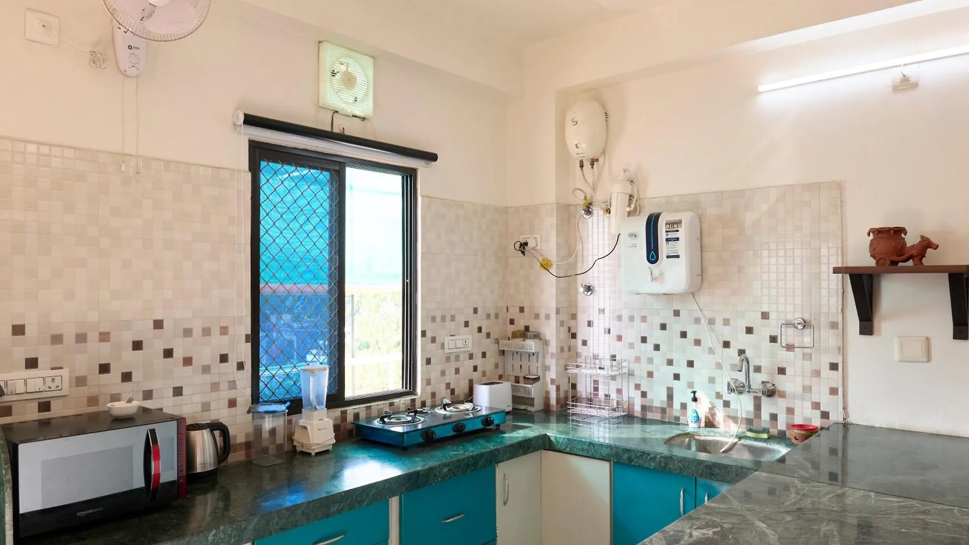 Ticana Large 1Bedroom Living Kitchen With Ac , Fiber Wifi Rooftop Garden Lake View Udajpur Indie