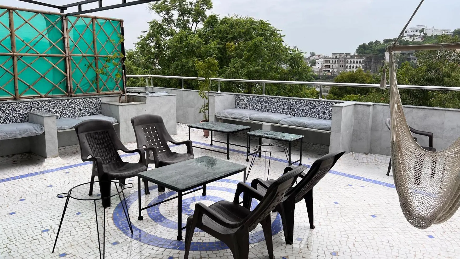 Ticana Large 1Bedroom Living Kitchen With Ac , Fiber Wifi Rooftop Garden Lake View Udaipur Apartment
